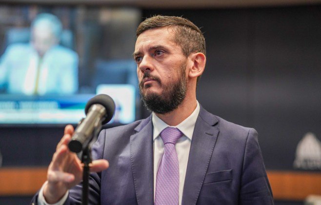 Moraes concede liberdade a Bacellar e impõe tornozeleira e afastamento de cargo na Alerj